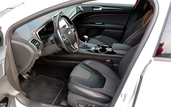 Ford Mondeo cena 67900 przebieg: 198978, rok produkcji 2018 z Wałbrzych małe 781